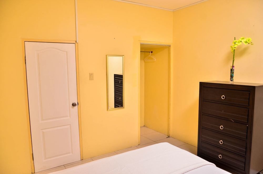 Kingston Sunset Guest Apartment I Екстериор снимка